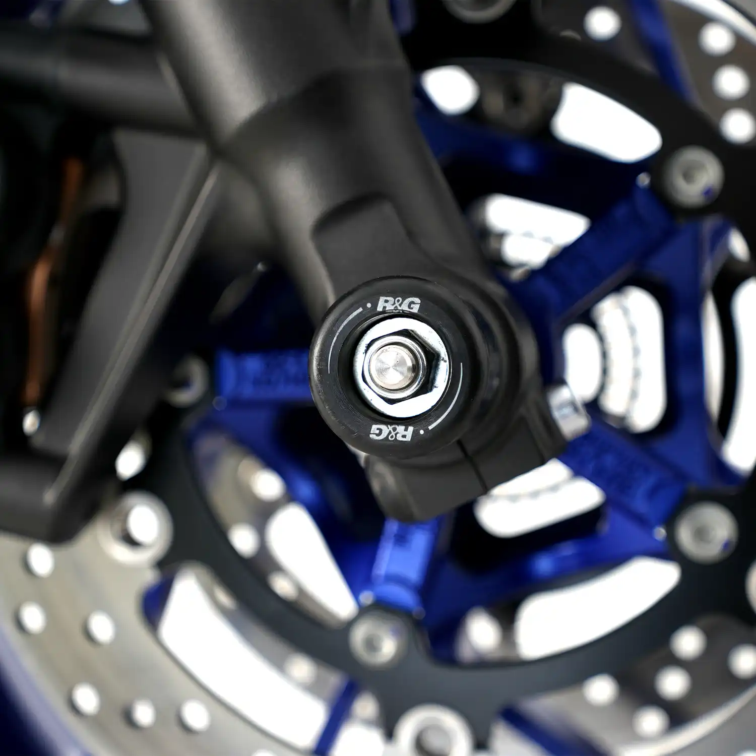 R&G FORK PROTECTORS - YAMAHA MT-09/XSR900 GP - Image 3