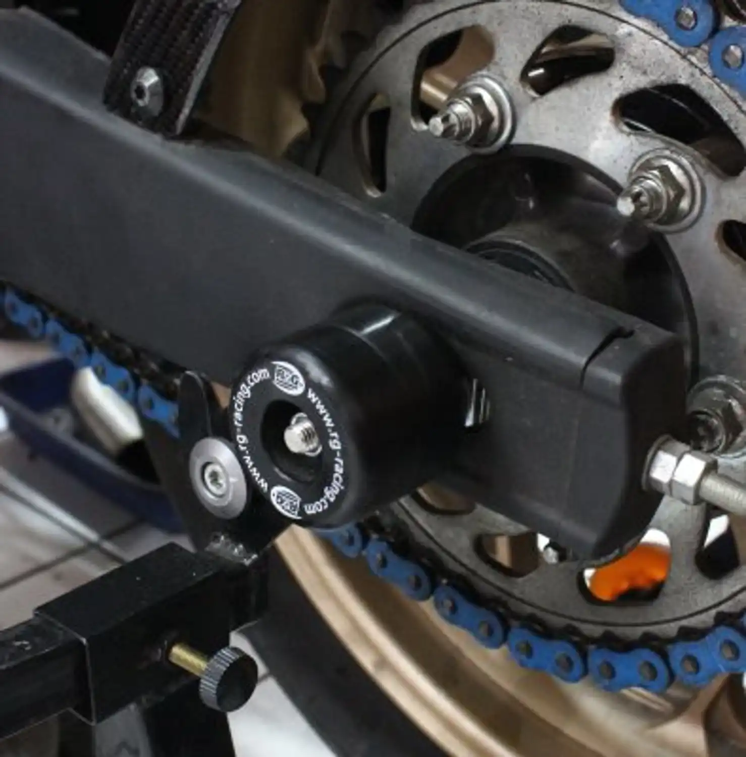 R&G SWINGARM PROTECTORS - YAMAHA - Image 2
