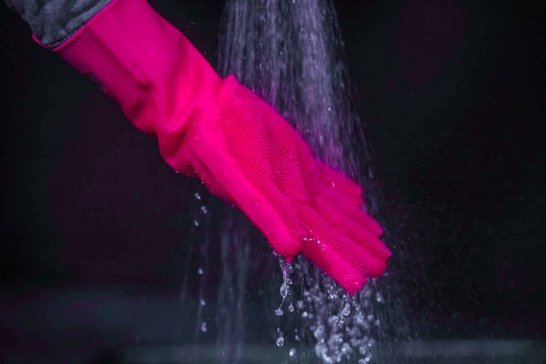 MUC-OFF MOTORCYCLE DEEP SCRUBBER GLOVE - Image 4