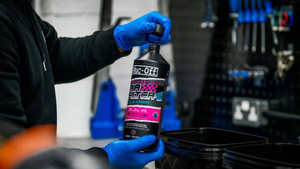 MUC-OFF MOTORCYCLE BIODEGRADABLE AIR FILTER CLEANER 1L - Image 3