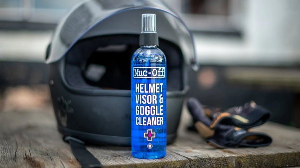MUC-OFF MOTORCYCLE VISOR, LENS & GOGGLE CLEANING KIT - Image 3