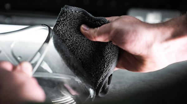 MUC-OFF MOTORCYCLE VISOR, LENS & GOGGLE CLEANING KIT - Image 4