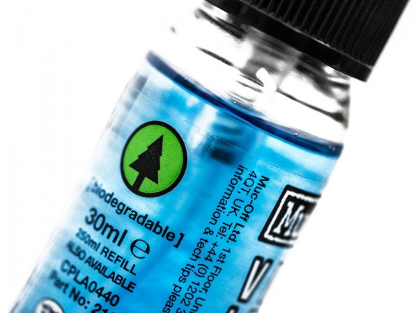 MUC-OFF MOTORCYCLE HELMET GOGGLE VISOR CLEANER 32ML - Image 3